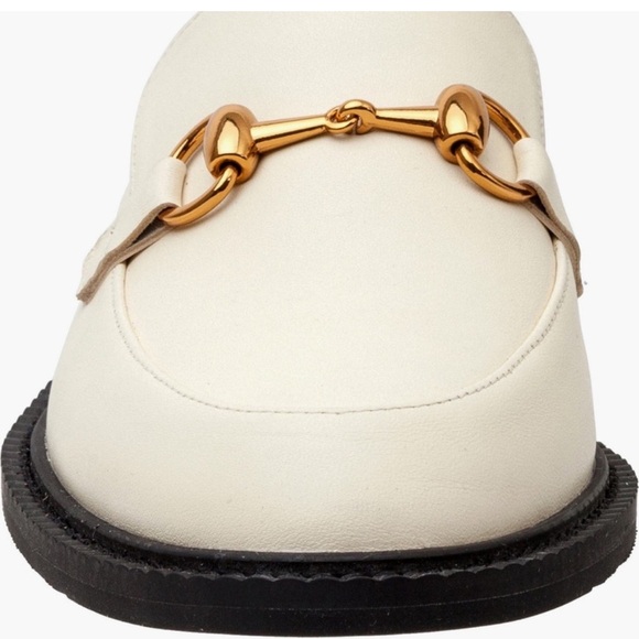 Lisa Vicky Zany-V Natural Sheep Napa Cream Horsebit Buckle SZ 7 NWT and Box - Picture 2 of 11